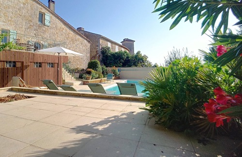 Maignaut-Tauzia Maison | Maison du Porche 10 people, swimming pool, view of the Gers countryside, sunset