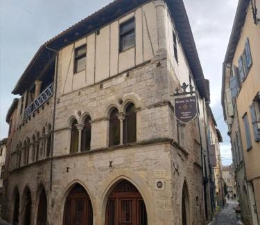 Saint-Antonin Noble Val Appartement | Maison du Roy/Royal Chambers