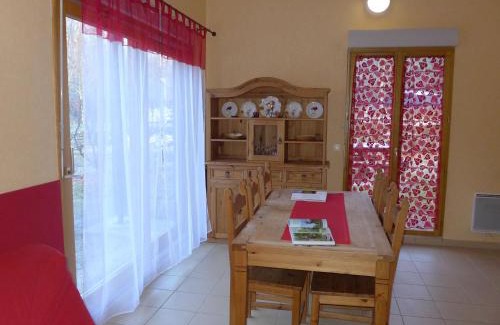 Froncles Maison | Maison en bois au bord du canal avec terrasse et jeux - FR-1-611A-3