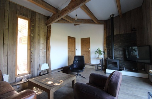 Lirac Maison | Maison en bois, en campagne avec piscine