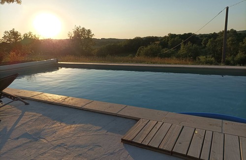 Lamothe-Cassel Cottage | Gîte 4**** belle vue, piscine privée chauffée 2 chambres 2 sdb 4/5 personnes
