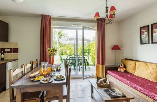 Bergerac Maison | Maison ensoleillée et rustique pour 8 | Accès au centre de fitness