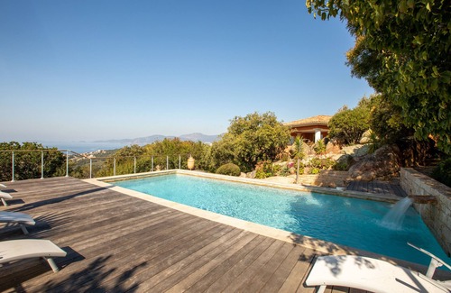 Albitreccia Maison | Maison face à la mer dans environnement calme