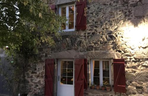Ferrieres-sur-Sichon Maison | Maison familiale avec jardin clos, cheminée, animaux acceptés et internet à Ferrières-sur-Sichon - FR-1-489-552