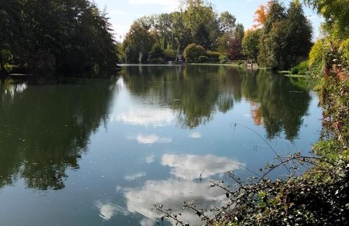 Bazouges-sur-le-Loir Maison | Maison familiale près du Zoo de la Flèche avec piscine chauffée, jardin et cheminée - FR-1-410-377