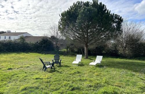L'Aiguillon-sur-Vie Maison | Maison familiale confortable, 4 couchages, près des plages et commerces, jardin et wifi inclus - FR-1-224-809