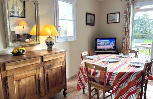 L'Aiguillon-sur-Vie Maison | Maison familiale confortable, 4 couchages, près des plages et commerces, jardin et wifi inclus - FR-1-224-809