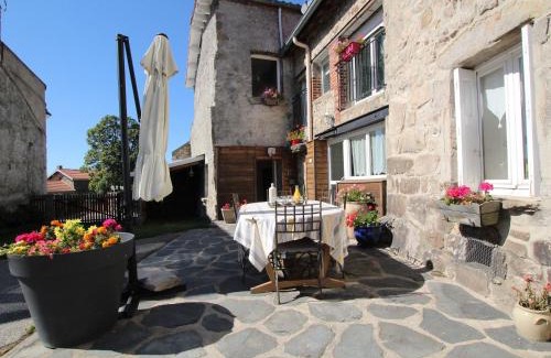 Saint-Just-Malmont Maison | Maison familiale près du Parc Régional du Pilat - FR-1-582-49