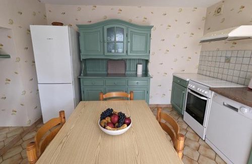 Esley Maison | Maison familiale avec cheminée, jardin et WiFi à Esley, Vosges - FR-1-589-743