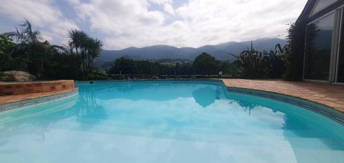 Buzy Appartement | Maison familiale Baylère - Piscine et spa - 8 pers