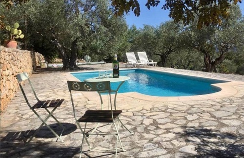 Claviers Maison | Maison familiale calme. Panorama sur le Haut-Var, Piscine, confort.