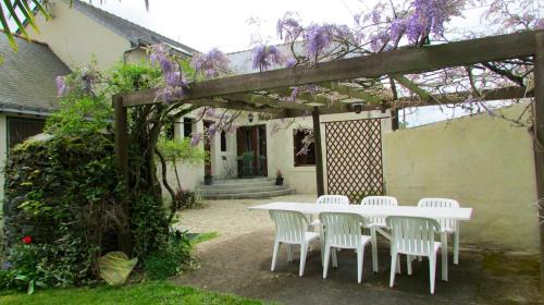 Denee Maison | Maison familiale charmante à Denée avec jardin et loisirs