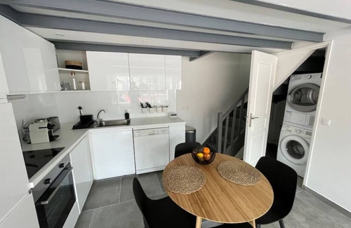 Vernon Maison | Glacière · Maison familiale style atelier & cour extérieure