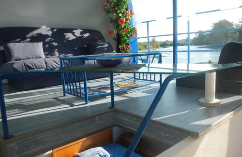 Cuisery Location De Bateaux | Maison flottante sur la seille