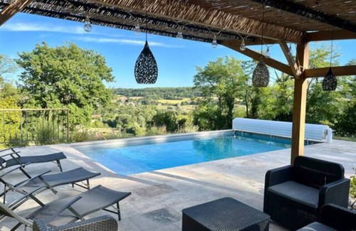Lendou-en-Quercy Maison | Maison contemporaine en bois avec piscine
