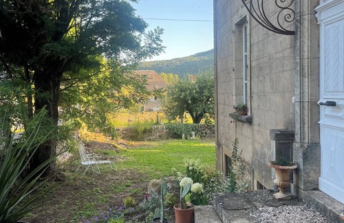 Saint-Saturnin-de-Lenne Maison | Maison de Maître au cœur de la Vallée de l’Aubrac