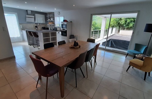 Sainte-Cecile-d'Andorge Maison | Maison dans les Cévennes pour 6 à 8 personnes, piscine et terrasse panoramique