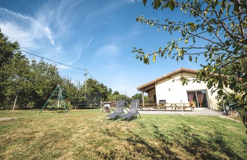 Beauvais-sur-Tescou Cottage | Maison Galine - Une grande maison de famille à la campagne avec piscine & aire de jeux
