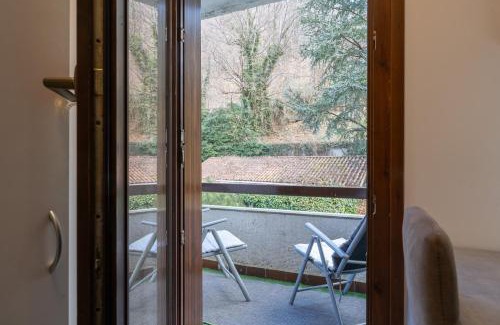 Introbio Appartement | Maison Giulia - studio with swimming pool access