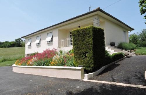 Agonac Maison | Maison Indépendante avec Grand Jardin, Cheminée, Wifi et Équipements de Loisirs à Agonac - FR-1-616-97