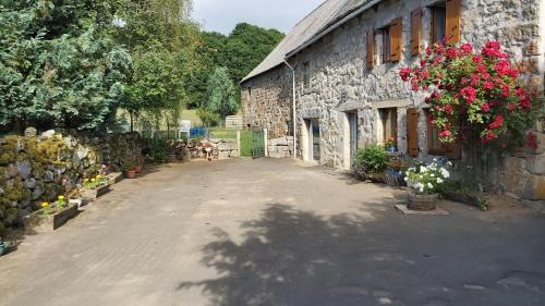 Recoules-d'Aubrac Maison | maison individuelle au calme sur l'Aubrac