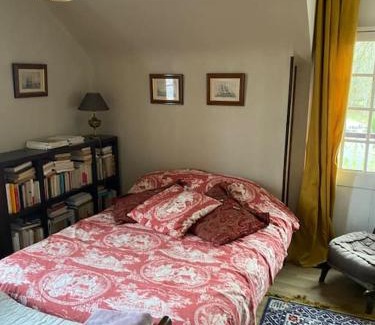 Pontchardon Maison | Maison individuelle dans un parc