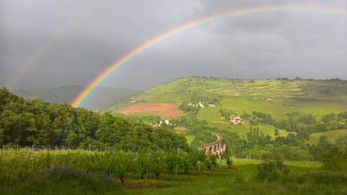 Valady Maison | maison isolée dans les vignes et les bois