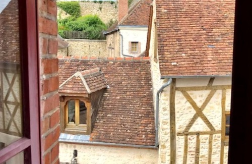 Mennetou-sur-Cher Maison | Maison Jeanne d'Arc, au cœur de la cité médiévale