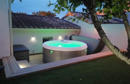 Moussan Maison | Maison L'Inattendu avec spa & piscine privatifs