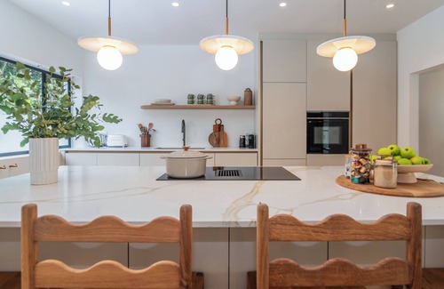 Franschhoek Villa | Totally new 4-bedroom villa with AC, pool and WiFi in brilliant Franschhoek