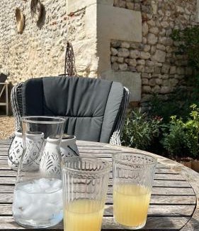 Pouillac Lit Et Petit-Déjeuner | Maison La Galeze