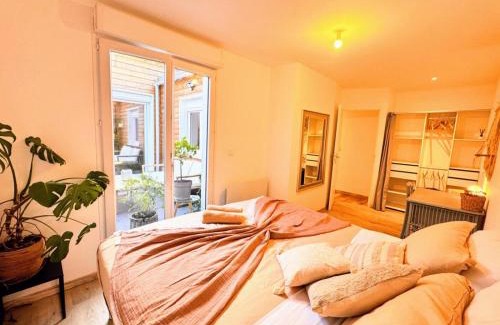 Fives Maison | Maison Langevin 2-Bedroom House with Cozy Garden & Patio