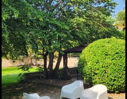 Saint-Jean-de-Liversay Lit Et Petit-Déjeuner | Maison Laurenza La grande suite 1760