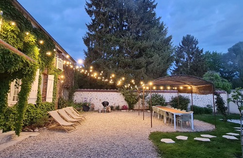 Ville-Saint-Jacques Maison | Maison lou cocotte