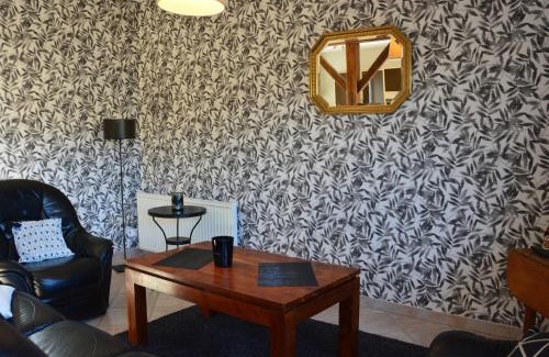 Oinville-Saint-Liphard Maison | Maison lumineuse pour 4, près d'Orléans et Chartres, avec cour, terrasse, parking, et équipements complets. - FR-1-581-23