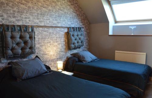Oinville-Saint-Liphard Maison | Maison lumineuse pour 4, près d'Orléans et Chartres, avec cour, terrasse, parking, et équipements complets. - FR-1-581-23
