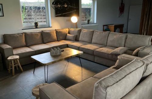 Westrozebeke Villa | Maison mystique