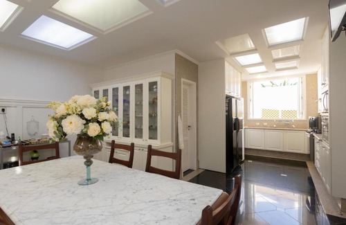 Alto da Boa Vista Maison | Maison Neoclássica 5 estrelas confort