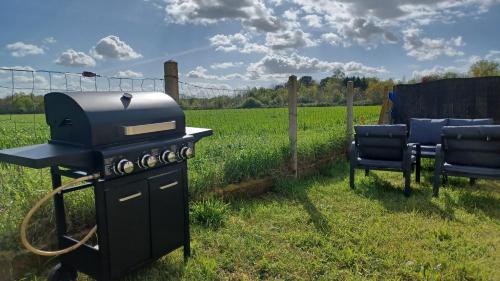 Saint-Seurin-sur-l'Isle Maison | Maison " Pac-Man" entre collègues, amis, famille - barbecue - Netflix - Prime - Baby foot 50cts - jusqu'à 9 personnes -