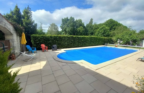 Taugon Maison | Gîte piscine entre mer et marais poitevin