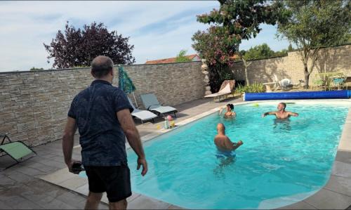 Bourgneuf-en-Retz Maison | maison piscine clos ,wifi, 2 chambres près de la mer