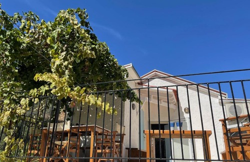 Mixorrouma Maison | Maison PORTOKALIA