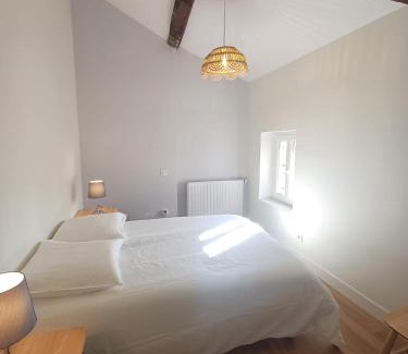 Agen Appartement | maison quartier préfecture 4 chambres 3 sdb wifi