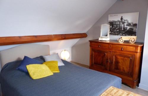 Franchesse Maison | Maison rénovée à Franchesse avec grand jardin et animaux admis - FR-1-489-221
