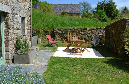 Botmeur Maison | Maison rénovée dans les Monts d'Arrée, classée meublé de tourisme 3 étoiles.