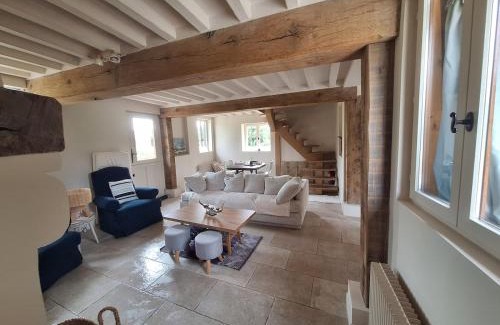 Saint-Samson-de-la-Roque Maison | Maison rénovée - jacuzzi et cheminée