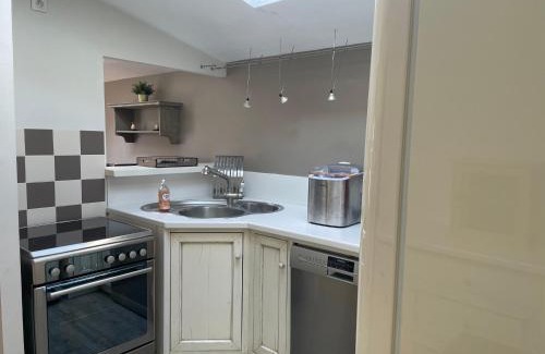 Jalogny Cabine | Maison Revenu