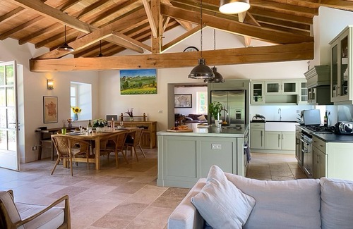 Roques Villa | Maison Roques - Six Chambres Villa, Couchages 12