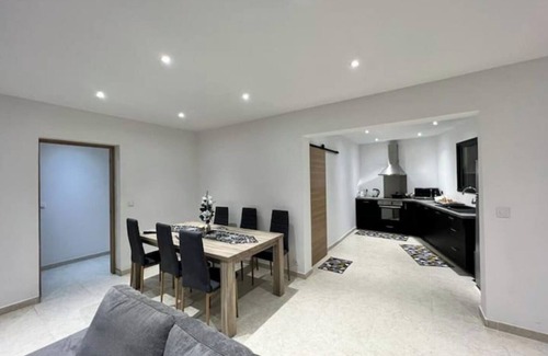Folelli Appartement | Maison situé en plein centre ville de folelli.