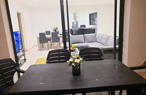 Folelli Appartement | Maison situé en plein centre ville de folelli.